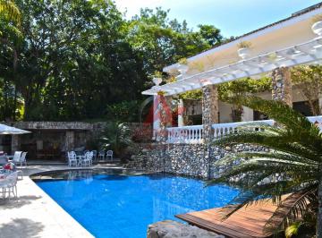 Casa · 1000m² · 6 Quartos · 4 Vagas · A Venda Em Condomínio Fechado