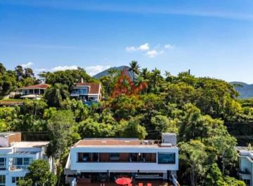 Casa · 470m² · 5 Quartos · 8 Vagas · Casa Para Aluguel Definitivo Em Condomínio Fechado na Praia das Toninhas em Ubatuba
