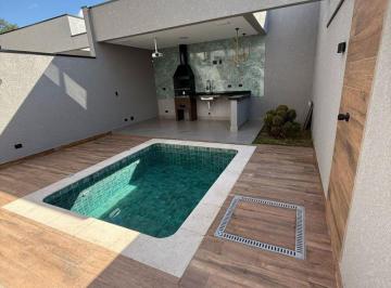 Casa de 3 quartos, Santana de Parnaíba · Casa com 150 m² e 3 quartos uma suíte e duas vagas de garagem e piscina à venda em Villas do Jaguari