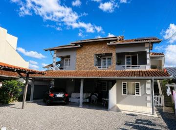 Casa · 281m² · 2 Quartos · Prédio Residencial com 5 Unidades em Av. de Alto Fluxo em Itapoá