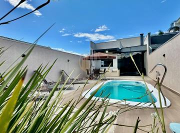 Casa · 132m² · 3 Quartos · 3 Vagas · Compre Casa com Piscina à 2 quadras do Mar em -Guaratuba PR