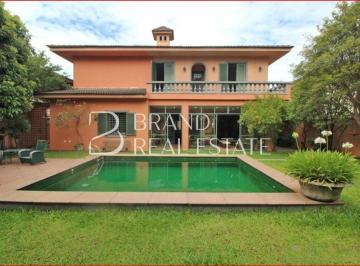 Casa · 650m² · 4 Quartos · 10 Vagas · Casa imponente á venda no Jardim Leonor, 650m², 4 suítes, 10 vagas de garagem, piscina.