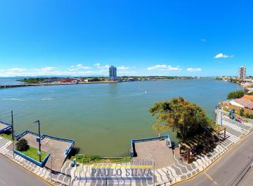 Apartamento · 108m² · 3 Quartos · 1 Vaga ·
Apartamento de frente para o rio, com três quartos, mobiliado e com