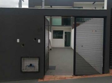 Casa · 70m² · 2 Quartos · 2 Vagas · EXCELENTE CASA DE 02 QUARTOS COM SUITE EM VENDA NOVA