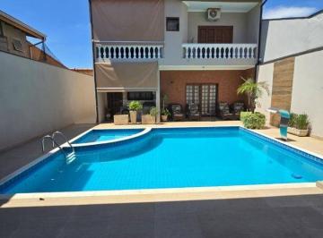 fae605200049026cec69743d065e9669d79f8972 · Sobrado no Jardim Regina com piscina, suíte e 228m² de construção.