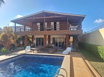 Casa de 4 quartos, Salvador · Imagine-se desfrutando do melhor de Itapuã em uma residência que une amplitude, conforto e praticida