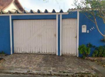 Casa · 243m² · 3 Quartos · 2 Vagas · Casa Térrea no Itapema