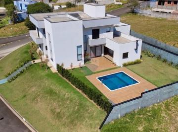 Casa · 273m² · 4 Quartos · 6 Vagas · Casa Alto Padrão à venda com 3 suítes no Residencial Lagos de Jarinu - Jarinu-SP.