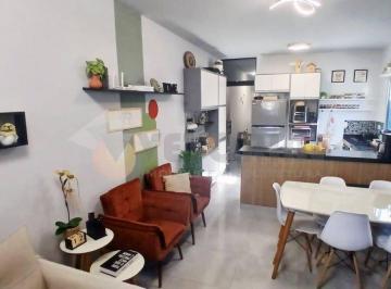 Casa de 2 quartos, Caraguatatuba · Casa com 160 m² e 2 quartos SENDO 1 SUITE à venda em Balneário dos Golfinhos