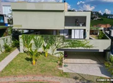 Foto 1 · Casa para Venda com 4 Quartos no Itahyê
