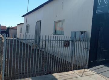 Foto 01 · Imperdível oportunidade: Casa à venda com 3 quartos, 3 salas, 3 banheiros e 4 vagas de garagem no Ce