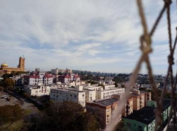 Apartamento · 68m² · 3 Quartos · 1 Vaga · Apartamento de 03 dormitórios, com suíte e vaga coberta, no bairro Santo Antonio em Porto Alegre.