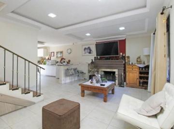 Casa · 303m² · 3 Quartos · 3 Vagas · Casa com 3 suites e 308m2 privativos próximo ao Colegio La Salle