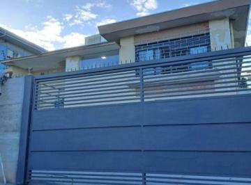 Casa · 320m² · 4 Quartos · 2 Vagas · Casa de 4 dormitórios próximo ao Colégio Farroupilha