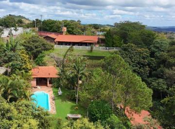 Casa · 2500m² · 3 Quartos · 3 Vagas · Belíssima propriedade com vista espetacular para a Pedra Grande – Atibaia