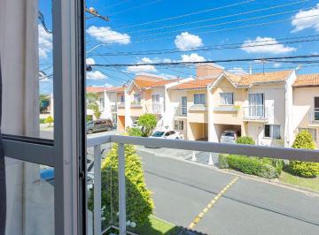 Casa de 3 quartos, Curitiba · Sobrado 121m², 3 quartos, suíte, 2 vagas, churrasqueira. Bairro Uberaba