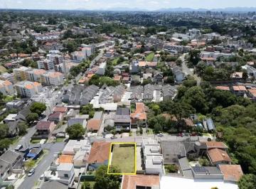 Terreno · Excelente oportunidade para construir ou investir em um dos bairros mais valorizados de Curitiba.