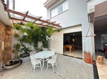 Casa · 131m² · 3 Quartos · Sobrado à venda no bairro Parque Primeiro de Maio em Piracicaba