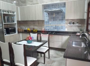 Casa · 291m² · 4 Quartos · Vende-se Sobrado - 4 quartos, 1 suíte, A/C291M2 - A/T 223M2.
