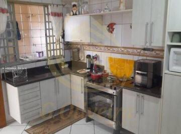 Casa · 222m² · 3 Quartos · Vende-se Casa ,3 quartos, 1 suíte, 2 vagas, A/C222m² - A/T 250 m2.