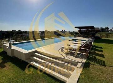 Casa · 960m² · 5 Quartos · Casa a Venda ou Locação em condomínio luxo: 5 quartos, 5 suítes, 8 banheiros, 8 vagas de garagem,