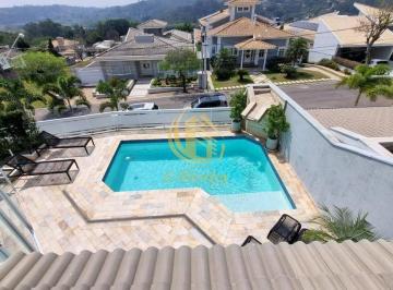 Casa · 452m² · 3 Quartos · 4 Vagas · Casa a Venda  em condomínio: 3 quartos, 3 suítes, 3 salas, 4 banheiros, 4 vagas - A/C452m² - A/T 