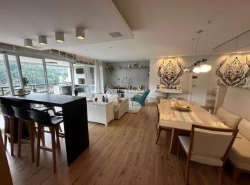 Apartamento · 170m² · 4 Quartos · 3 Vagas · Amplo apartamento com 4 dormitórios em condomínio clube no Itacorubi.