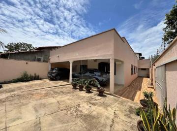 Casa · 360m² · 3 Quartos · 6 Vagas · CASA EXCLUSIVA À VENDA - CONFORTO, ESPAÇO E TECNOLOGIA