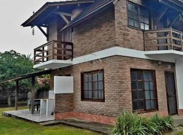 Casa · 100m² · 2 Quartos · 2 Vagas · Casa à Venda em Mundaí, Porto Seguro: 2 Suítes, 100m², R$900mil