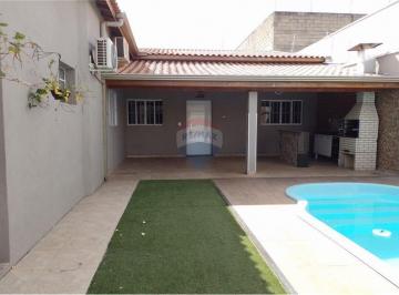 Casa · 120m² · 3 Quartos · 2 Vagas · Linda casa à venda no bairro Rossetti