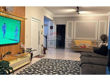 Casa · 318m² · 4 Quartos · 2 Vagas · SOBRADO COM 4 QUARTOS