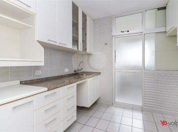 Apartamento de 3 quartos, Curitiba · Apartamento com 3 quartos, 2 vagas com 66 m² no Cabral