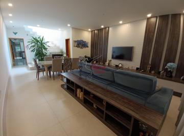 Casa · 190m² · 3 Quartos · 4 Vagas · Sobrado 3 suítes R$ 1.350.000,00 ( Parque São Domingos)