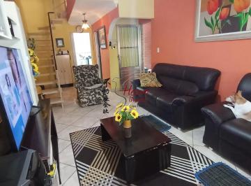 Casa · 110m² · 2 Quartos · 1 Vaga · Sobrado R$550 mil (Jardim Santo Elias)