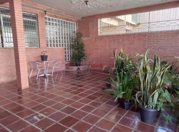 Casa · 130m² · 2 Quartos · 3 Vagas · Sobrado 2 dormitórios R$ 700 mil ( Pq São Domingos)