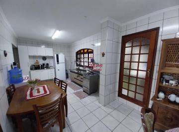 Casa · 92m² · 2 Quartos · 4 Vagas · Casa 2 dormitórios R$ 650 mil ( Vila Guedes)