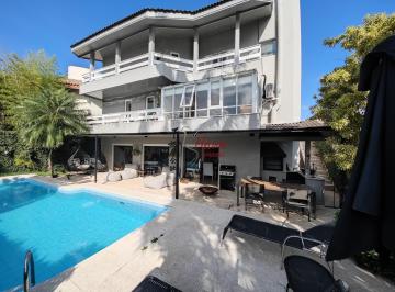 Casa · 486m² · 3 Quartos · 6 Vagas · Sobrado alto padrão R$ 4 milhões ou 25.127,00 ( Santana de Parnaíba)
