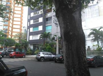 Apartamento de 3 quartos, Salvador · Apartamento um por andar com 3 quartos uma suíte, 148 m² em Pituba.