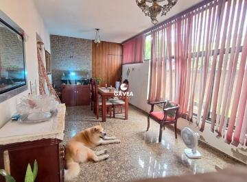 Casa · 140m² · 3 Quartos · 2 Vagas · Sobrado à venda no Boqueirão em Santos.