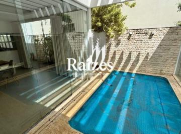 Casa · 210m² · 4 Quartos · 2 Vagas · Casa em Condomínio Fechado com 3 Suítes, em Uberlândia-MG