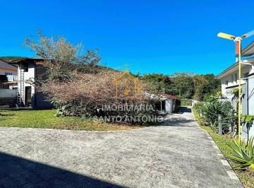Casa · 195m² · 3 Quartos · 4 Vagas · Casa com amplo terreno em Santo Antônio de Lisboa