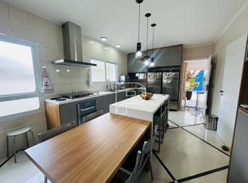 b62d9db6d4a969c5674e239c0b5166bbd6a2c998 · Casa com 4 dormitórios à venda, 444 m² por R$ 1.950.000,00 - San Diego Park - Cotia/SP