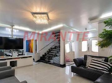 0c92cef820bfb3d8242b46392fb57f36.jpg · Cond. fechado de 270m² com 3 quartos