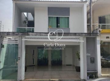Casa · 180m² · 3 Quartos · 2 Vagas · Casa Triplex Alto Padrão