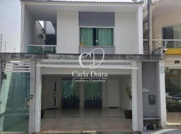 Casa · 180m² · 3 Quartos · 2 Vagas · Casa Triplex Alto Padrão