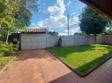 Casa · 682m² · 5 Quartos · 5 Vagas · Linda residência com 3 suítes e amplo quintal no Bairro Mercês