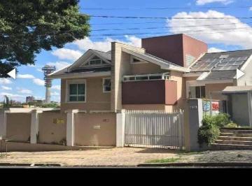 Casa · 400m² · 8 Quartos · 13 Vagas · Lindíssima residência com 4 suítes e piscina e quintal no Bairro Mercês