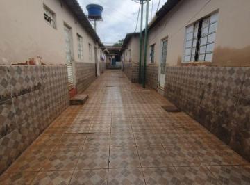 Casa de 6 quartos, Valparaíso de Goiás · Lote com 1 Casa e 4 Kitnets Morada Nobre Valparaiso-GO