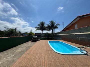 Casa de 2 quartos, Itanhaém · Casa à 500m do mar com piscina e área gourmet em Itanhaém.