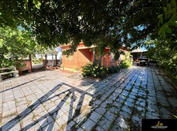Casa · 85m² · 2 Quartos · 2 Vagas · Casa no centro de Tramandaí preço abaixo do valor de mercado